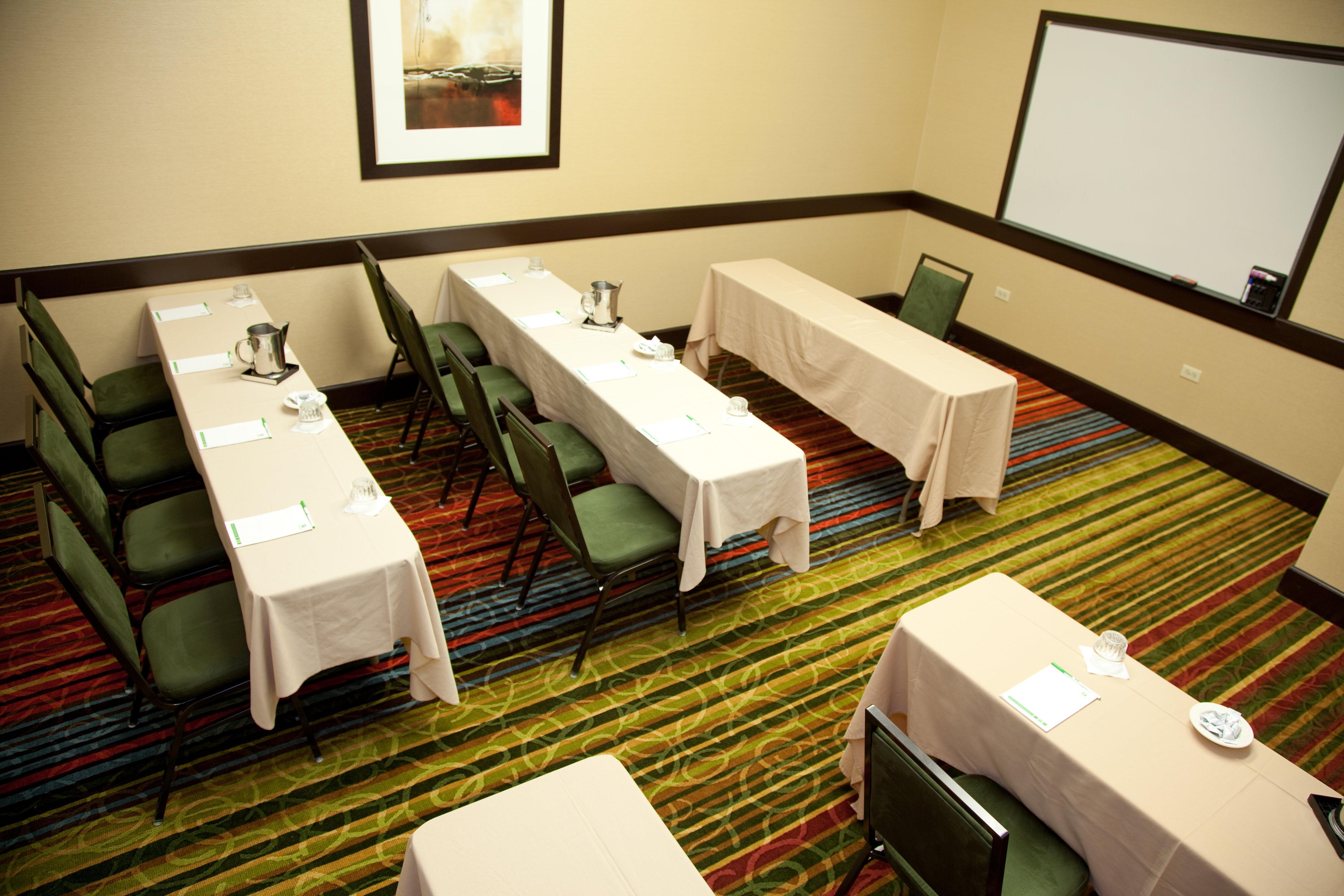 Holiday Inn Hotel & Suites Chicago Northwest - Elgin By Ihg Exterior foto